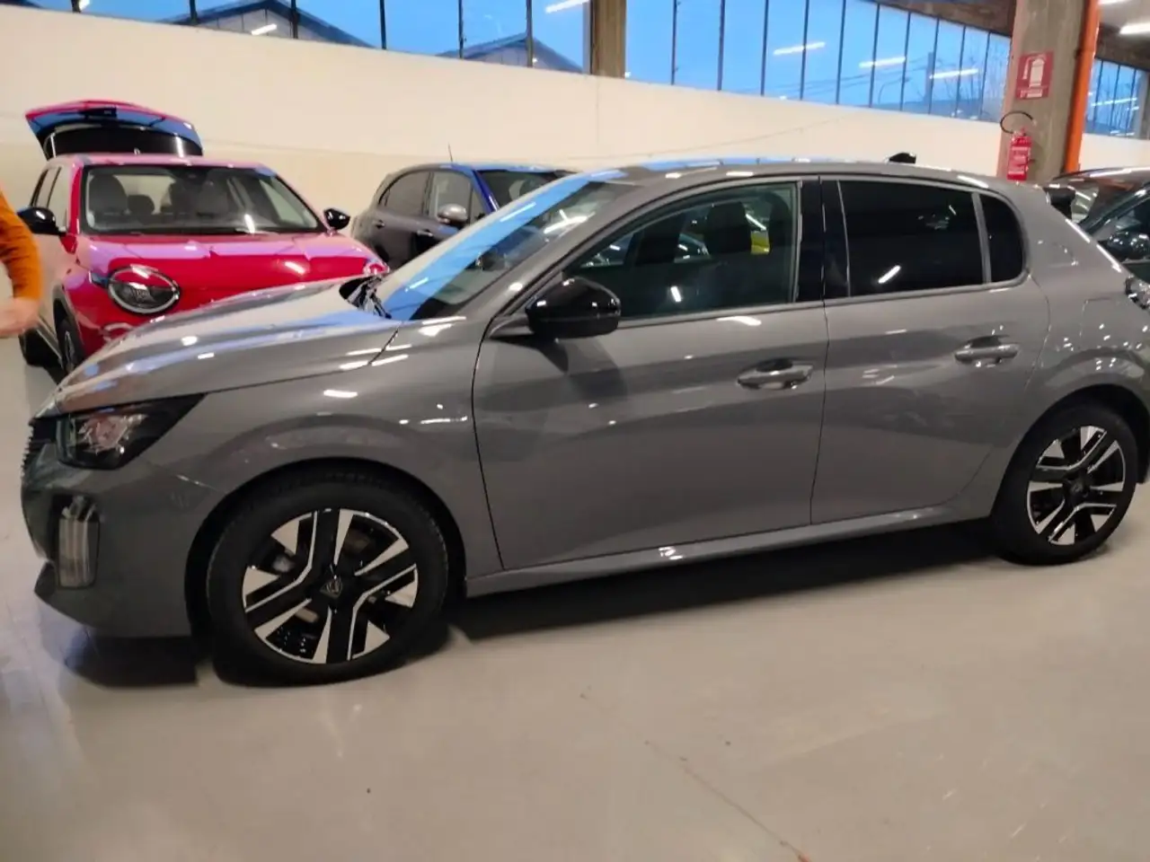 Peugeot 208 100 9