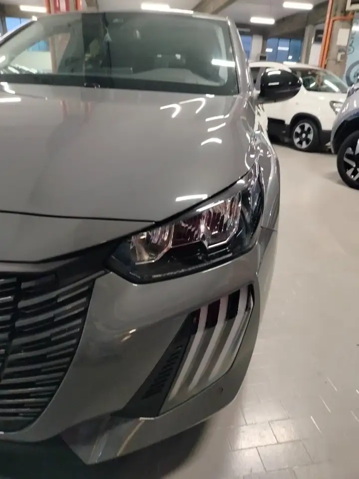Peugeot 208 100 11