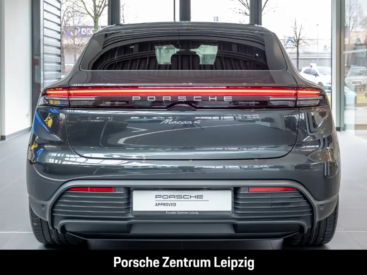 Porsche Macan 4 5