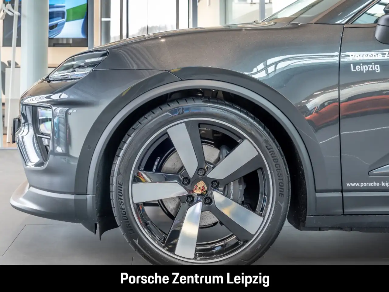 Porsche Macan 4 7