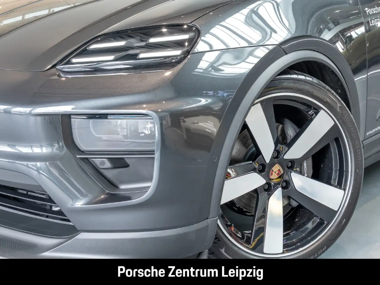 Porsche Macan 4 8