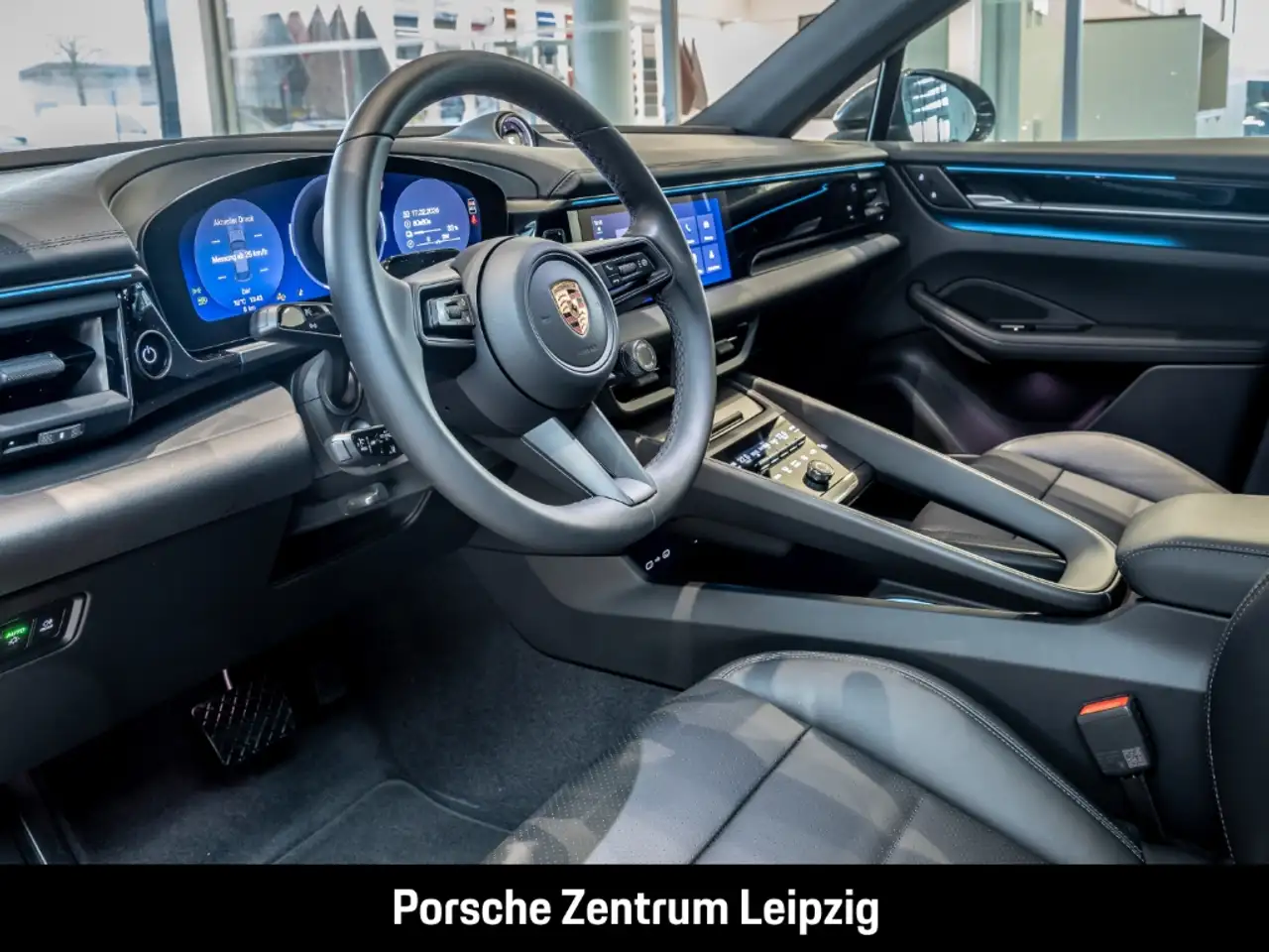 Porsche Macan 4 15