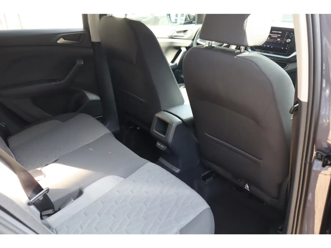 Volkswagen T-Cross 11