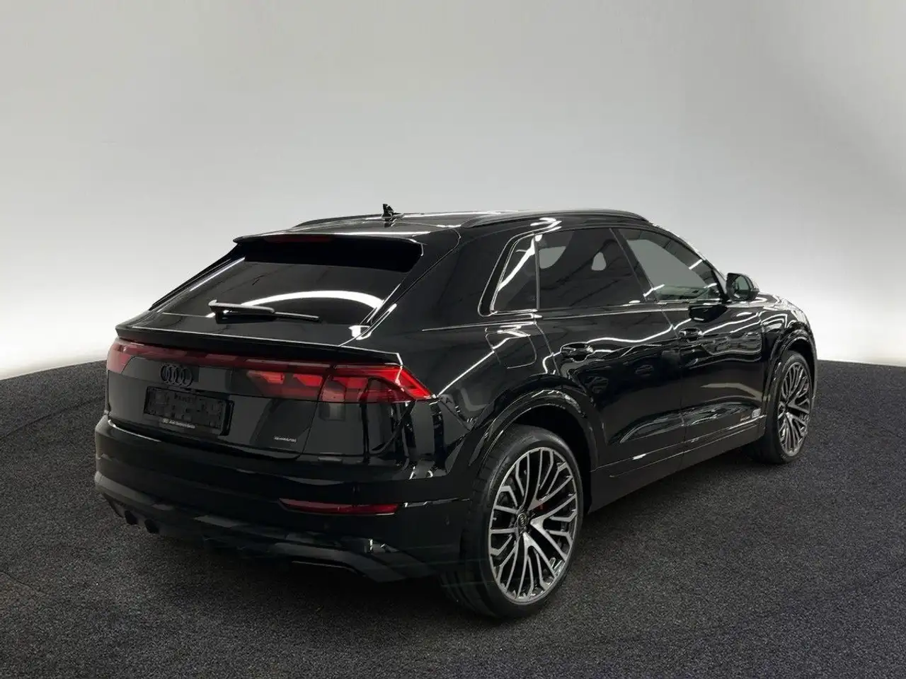 Audi Q8 6