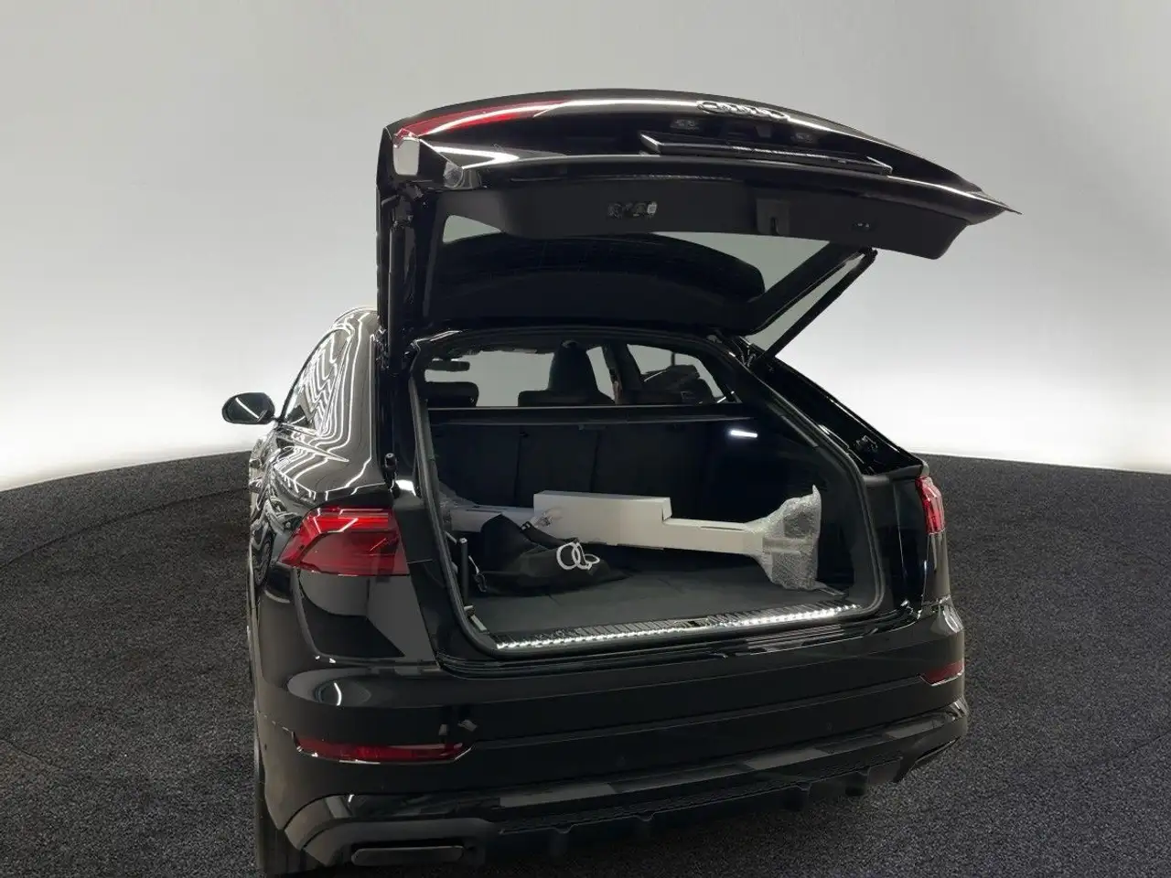 Audi Q8 9