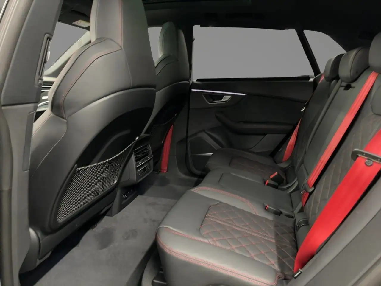 Audi Q8 11