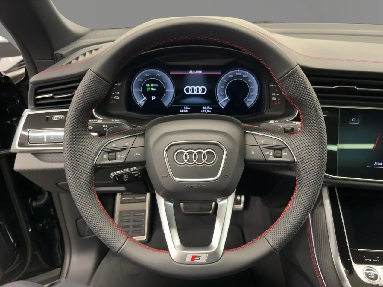 Audi Q8 13