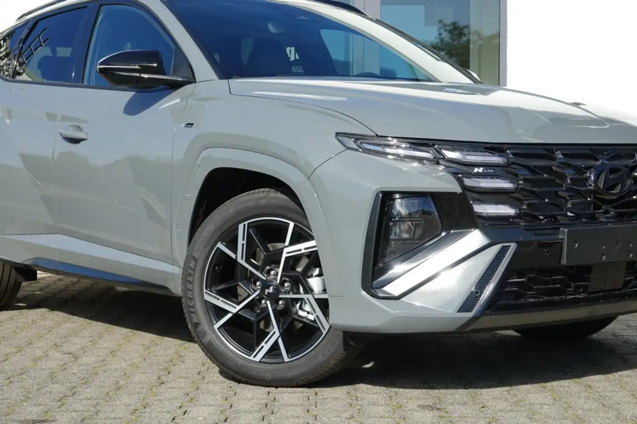 Hyundai TUCSON 4