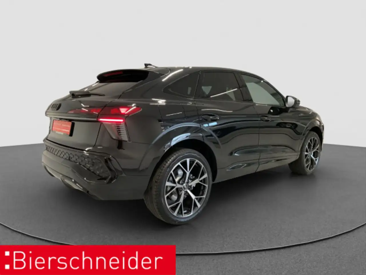Audi Q3 8