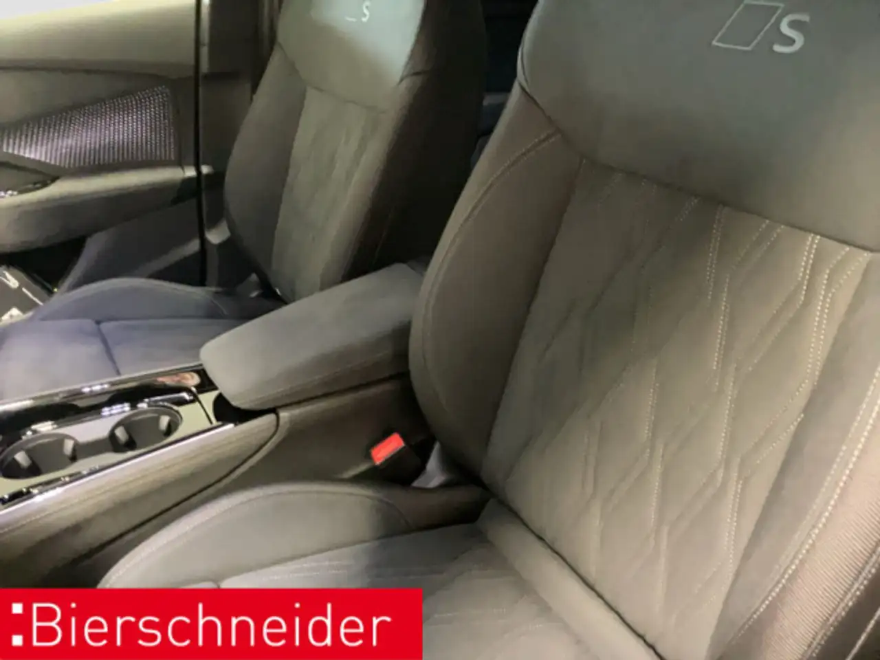Audi Q3 11