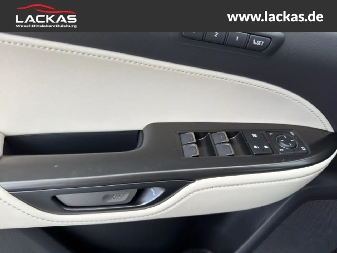Lexus NX 12