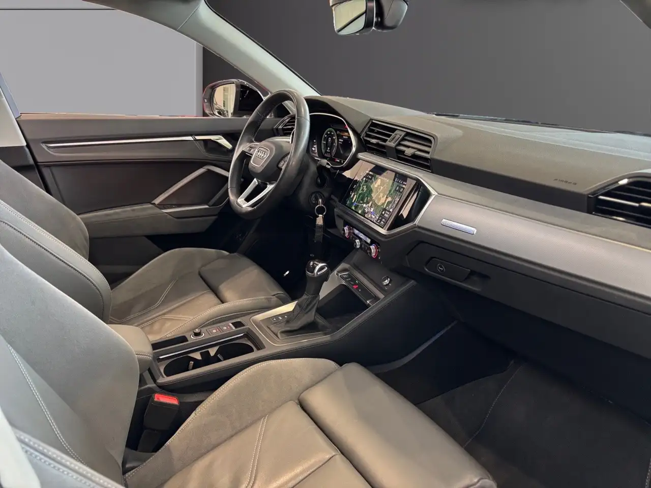 Audi Q3 8