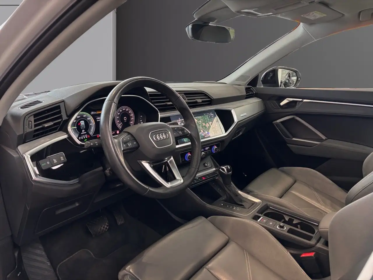 Audi Q3 9