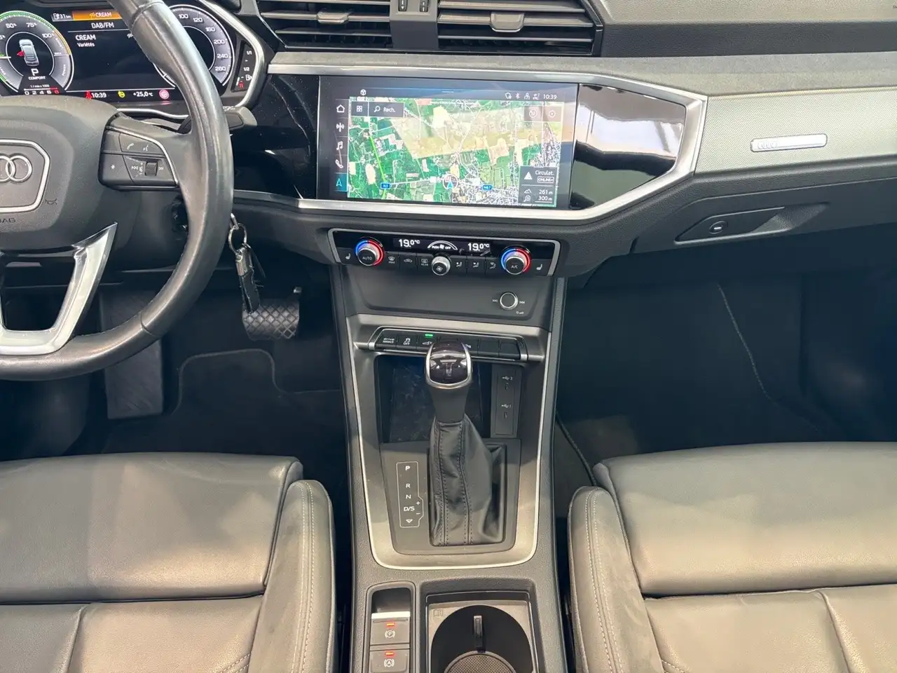 Audi Q3 12