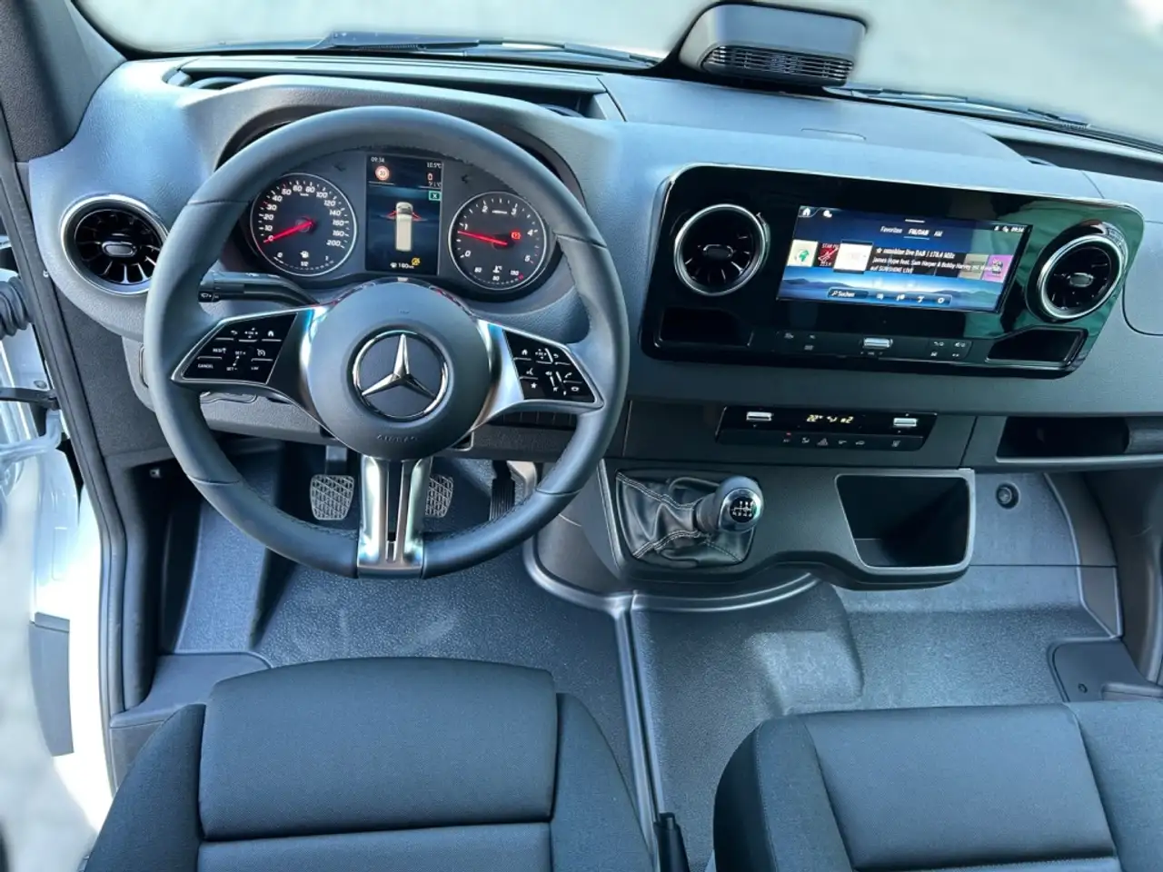Mercedes-Benz Sprinter 317 4