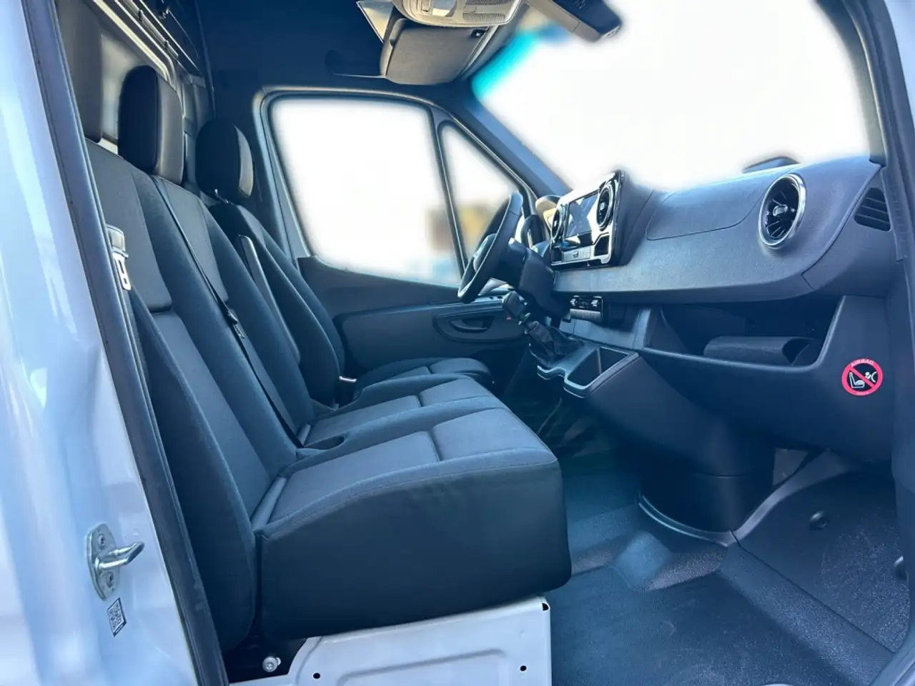 Mercedes-Benz Sprinter 317 11