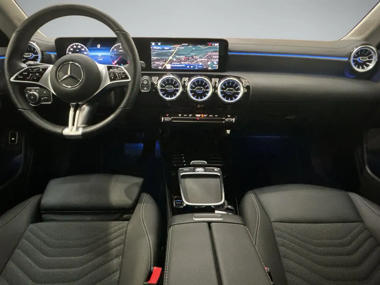 Mercedes-Benz CLA 180 8