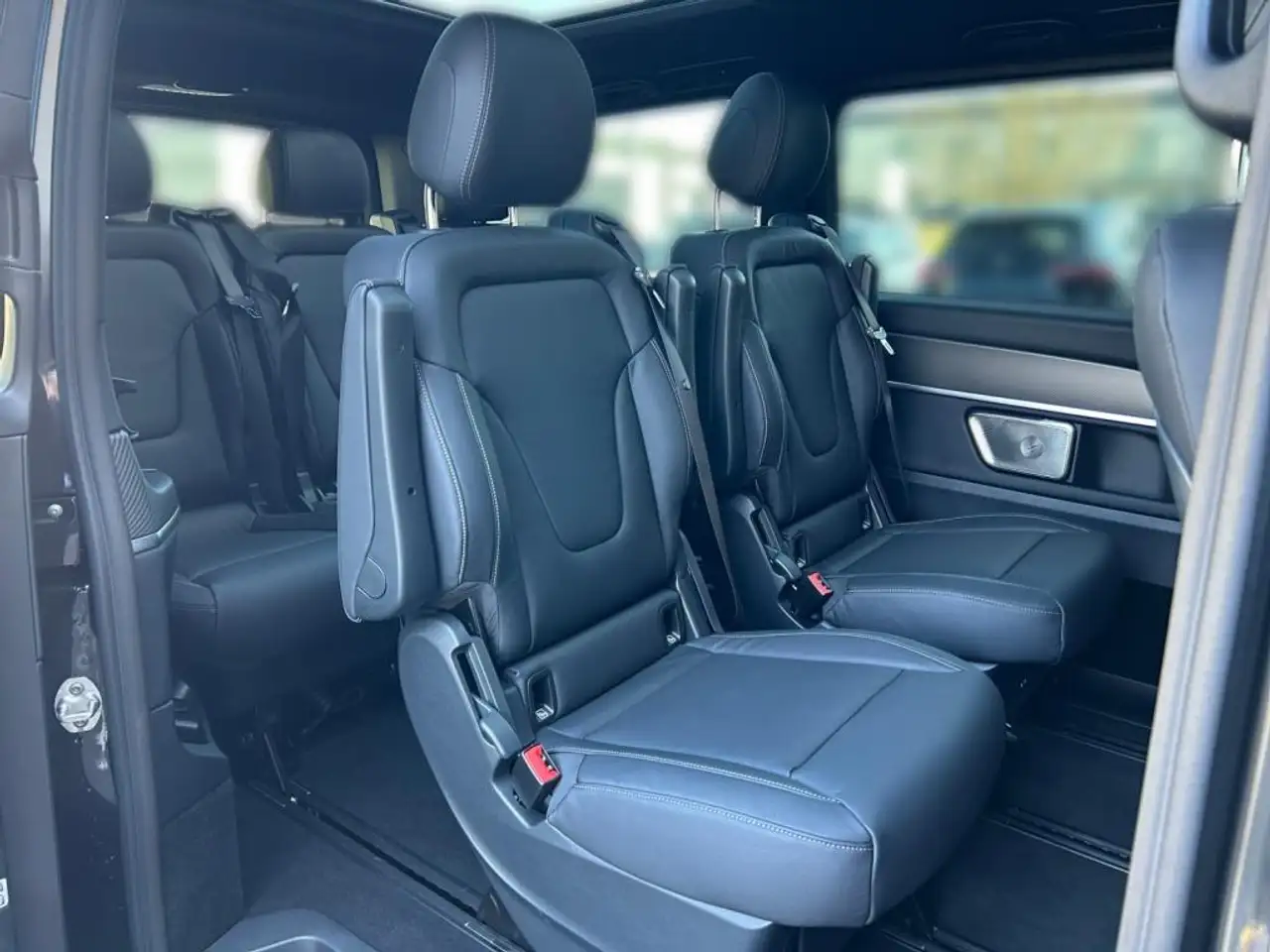 Mercedes-Benz V 300 12