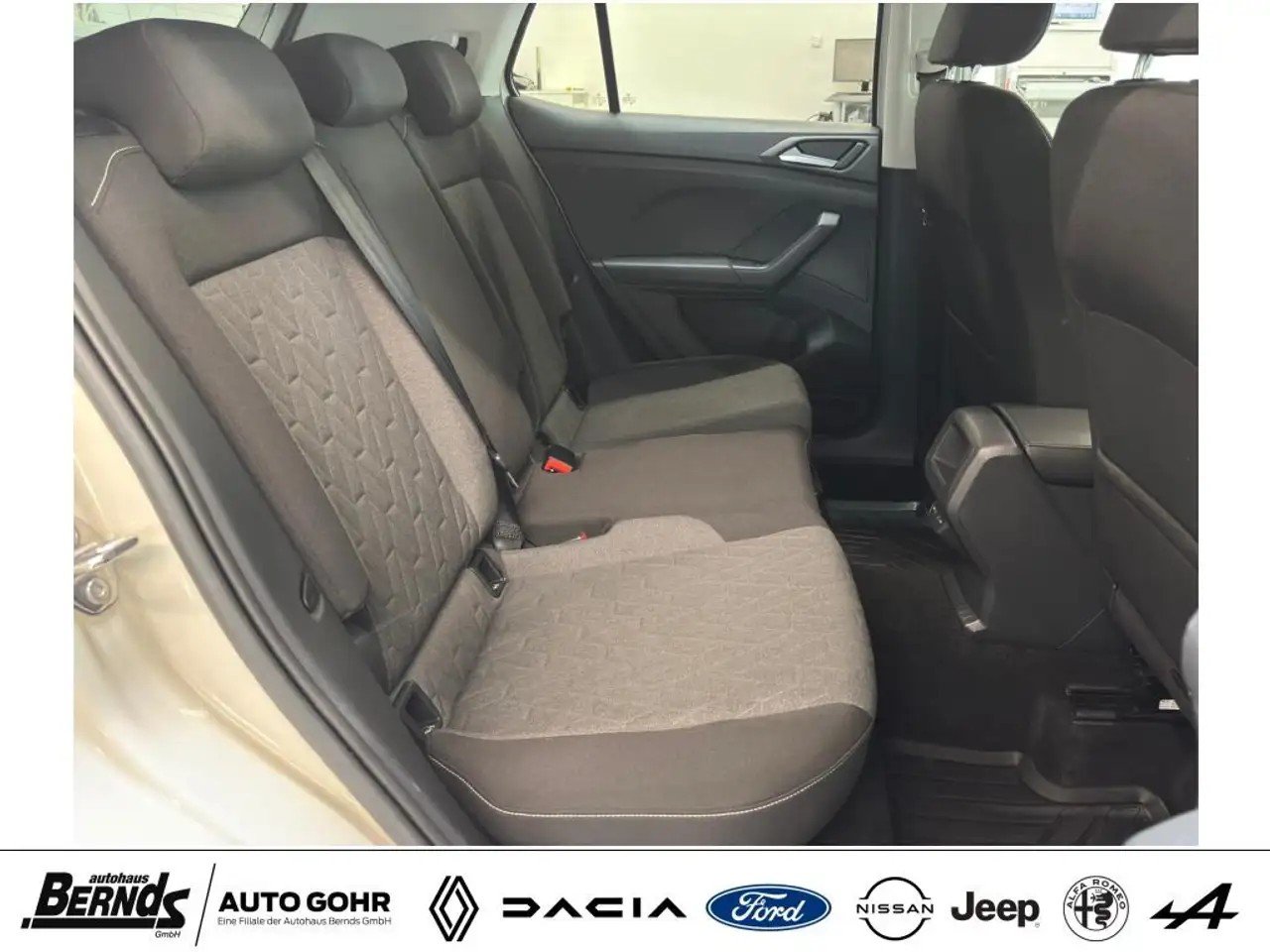 Volkswagen T-Cross 4