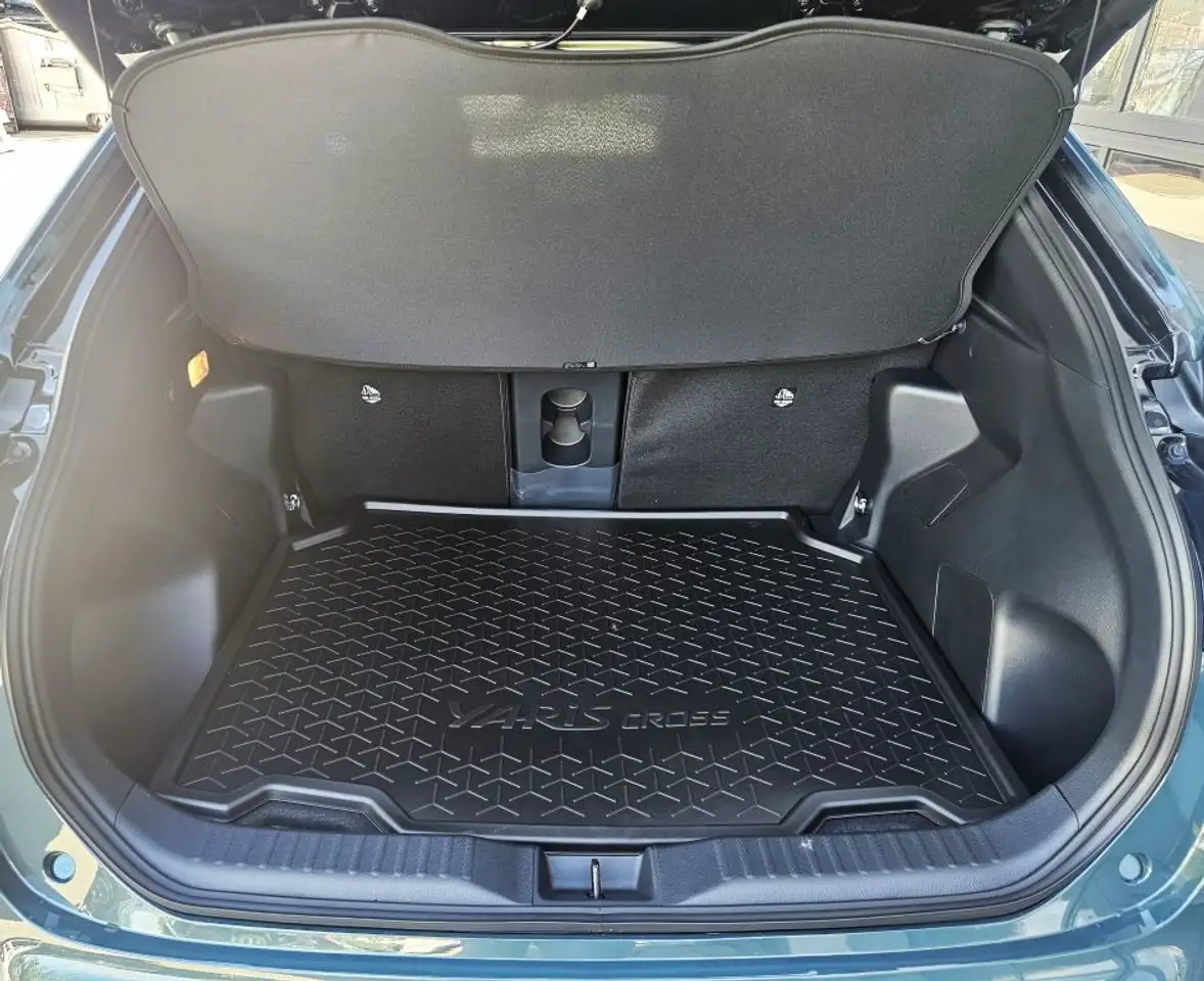Toyota Yaris 8