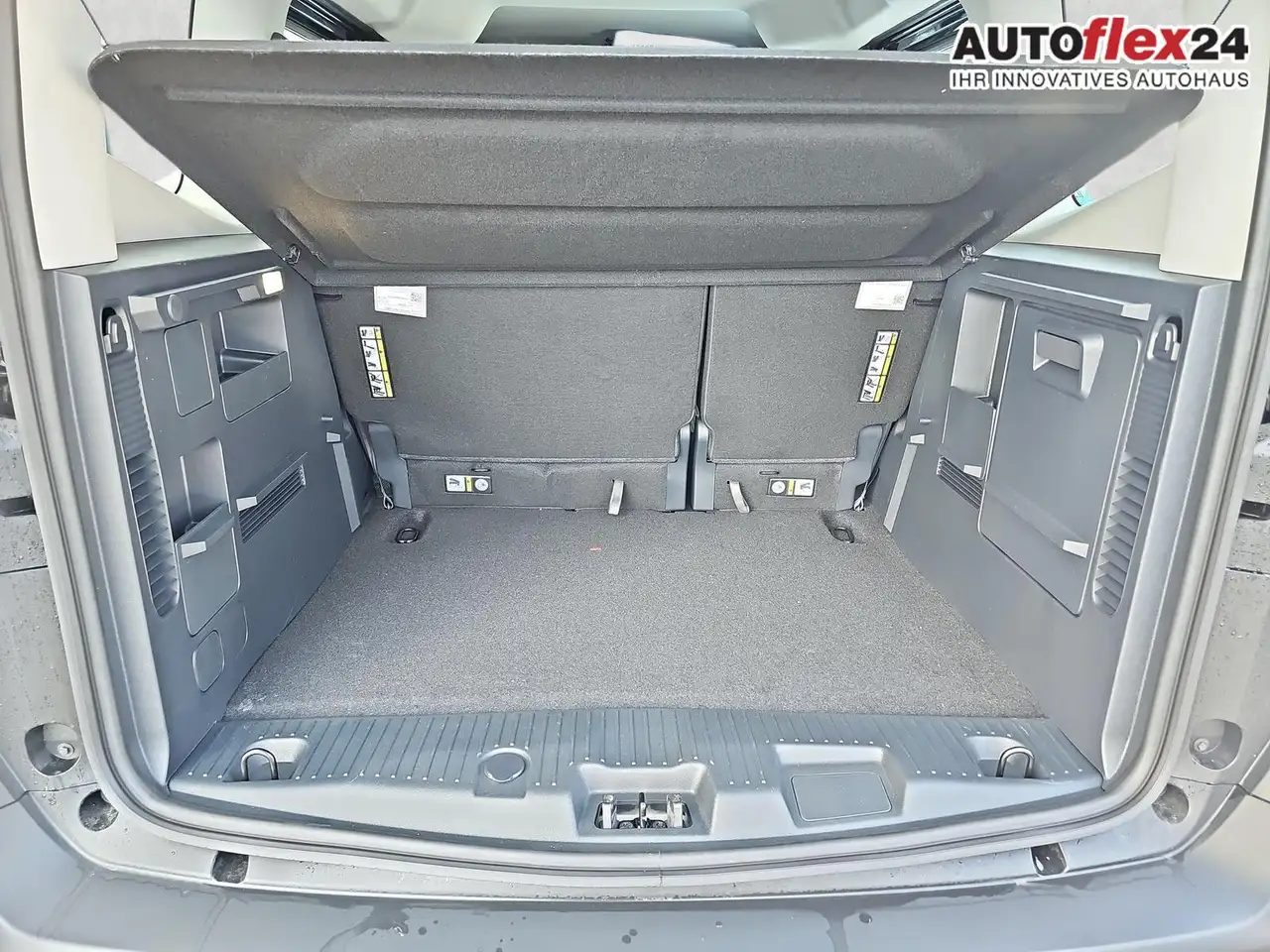 Ford Tourneo 13