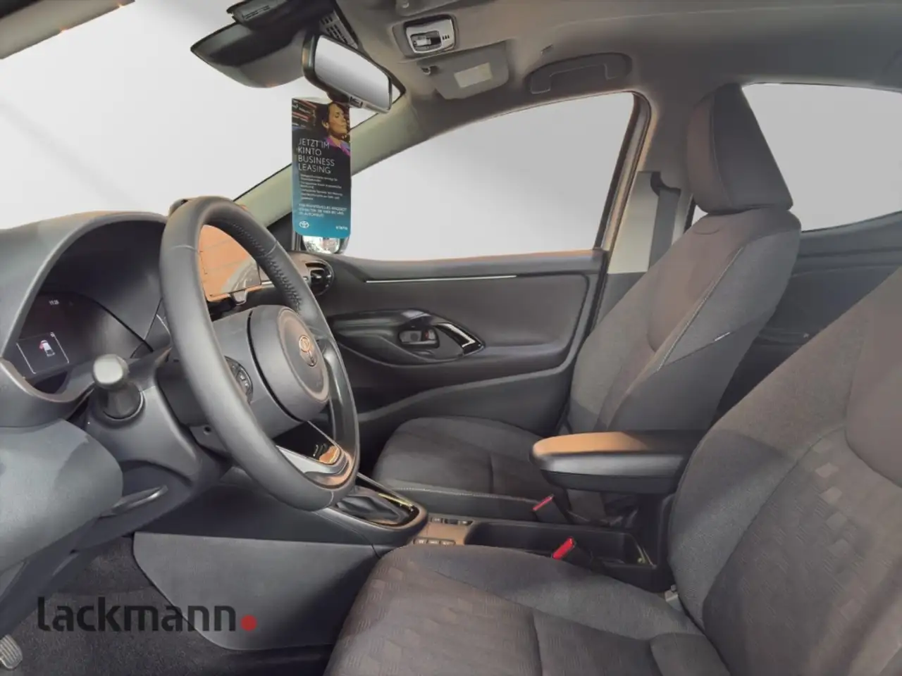 Toyota Yaris 8
