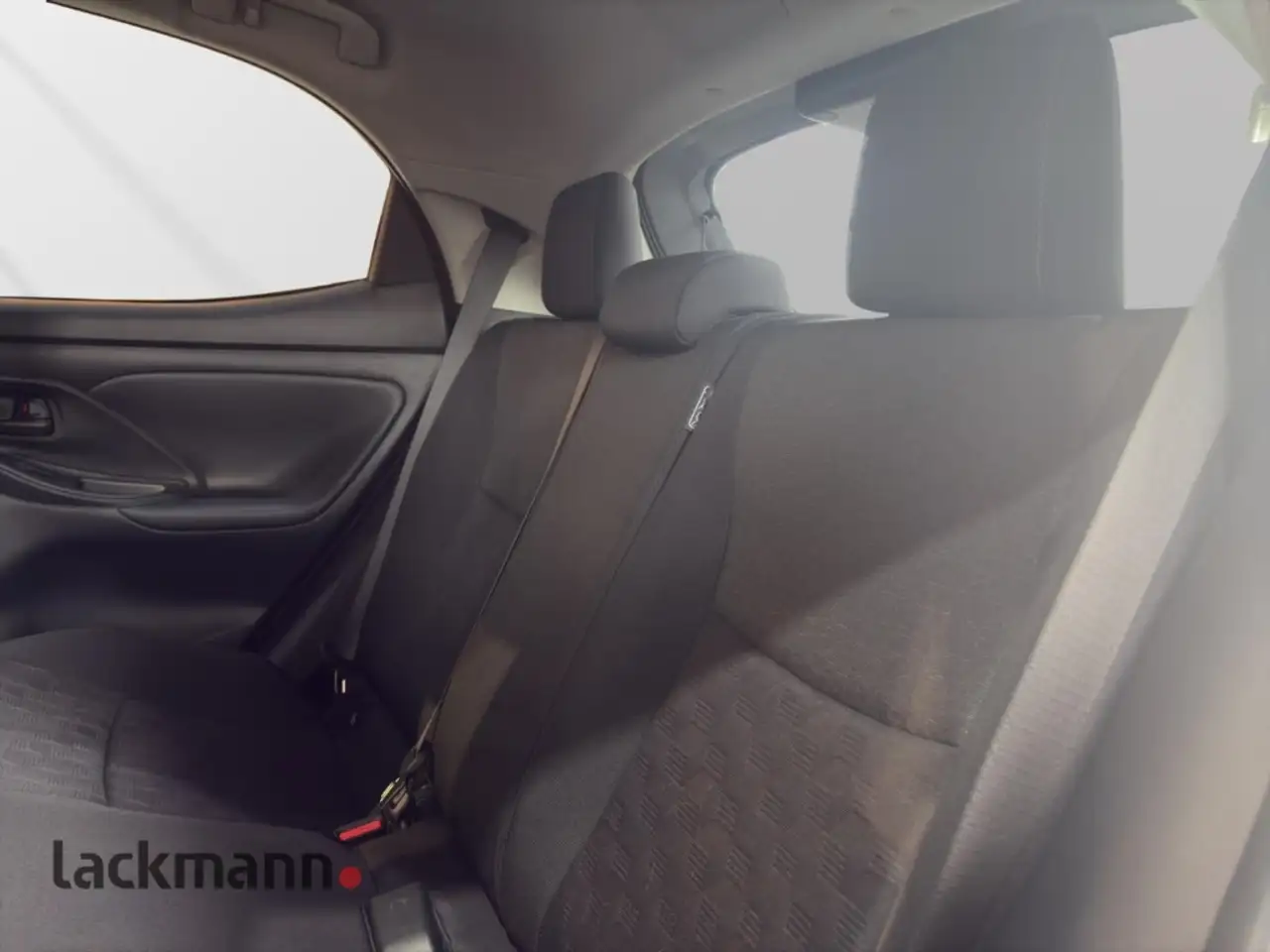 Toyota Yaris 9