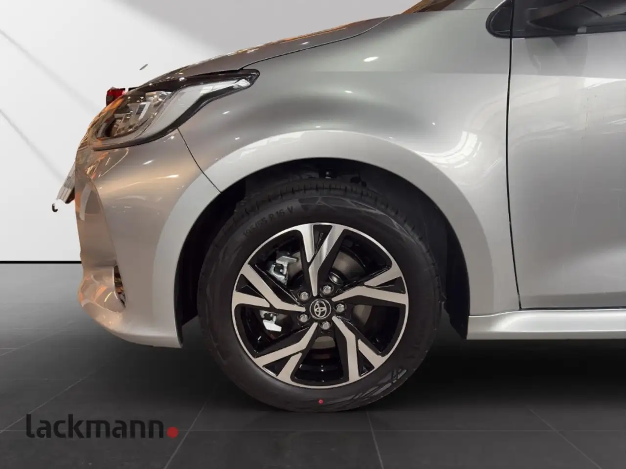 Toyota Yaris 10