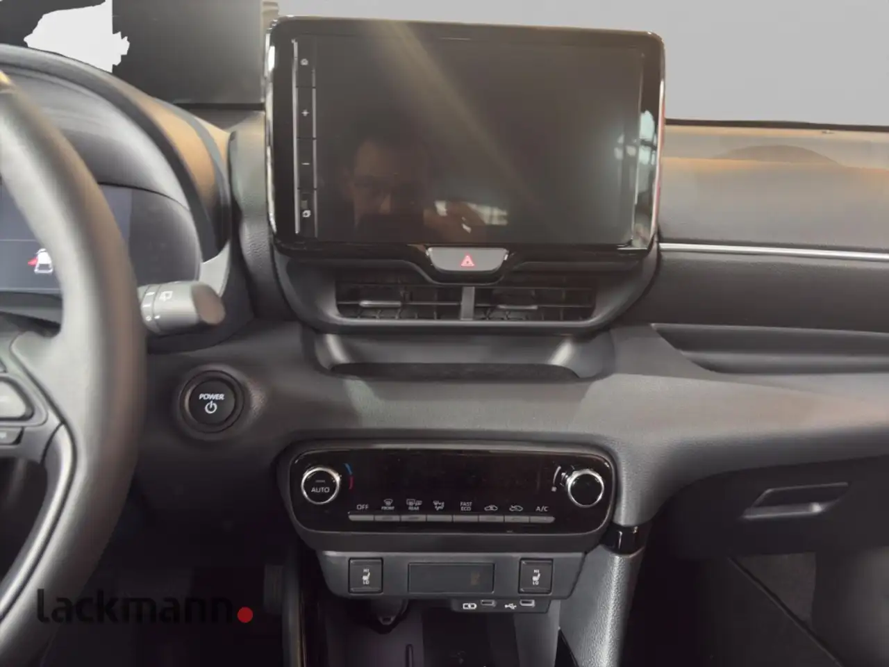 Toyota Yaris 12