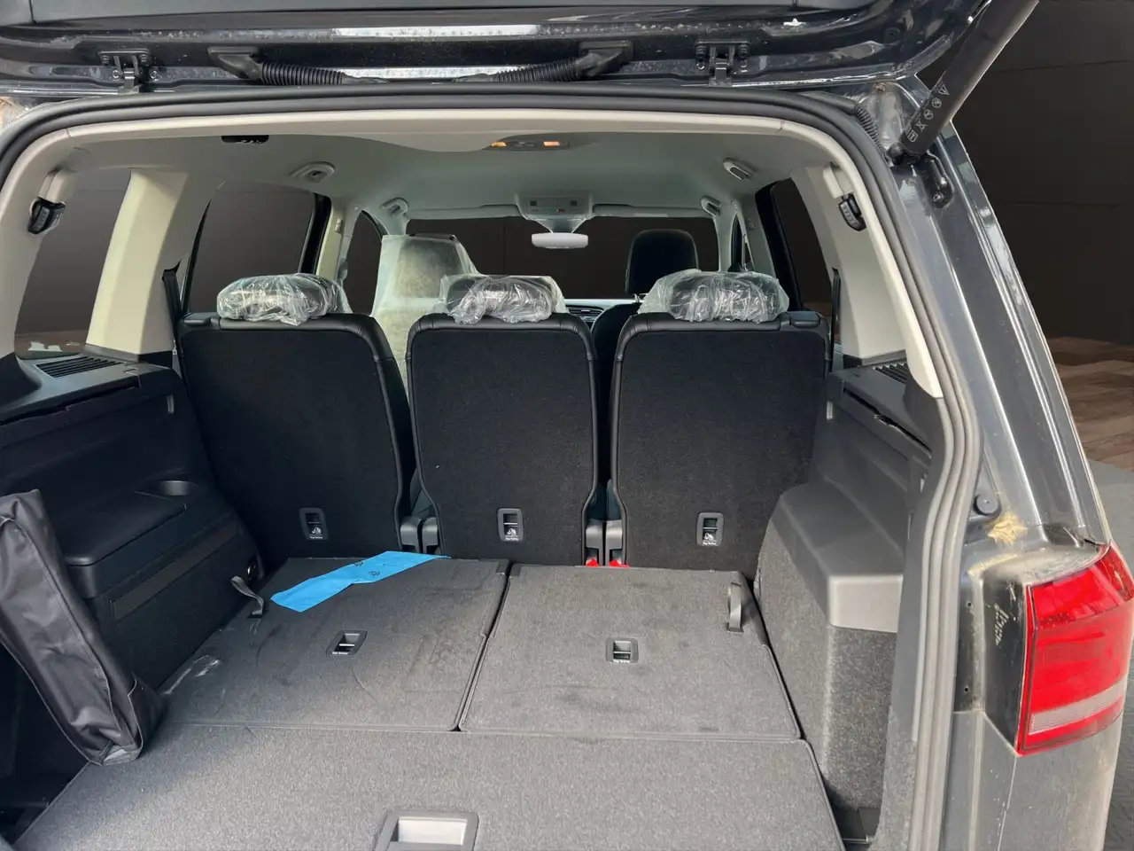 Volkswagen Touran 8