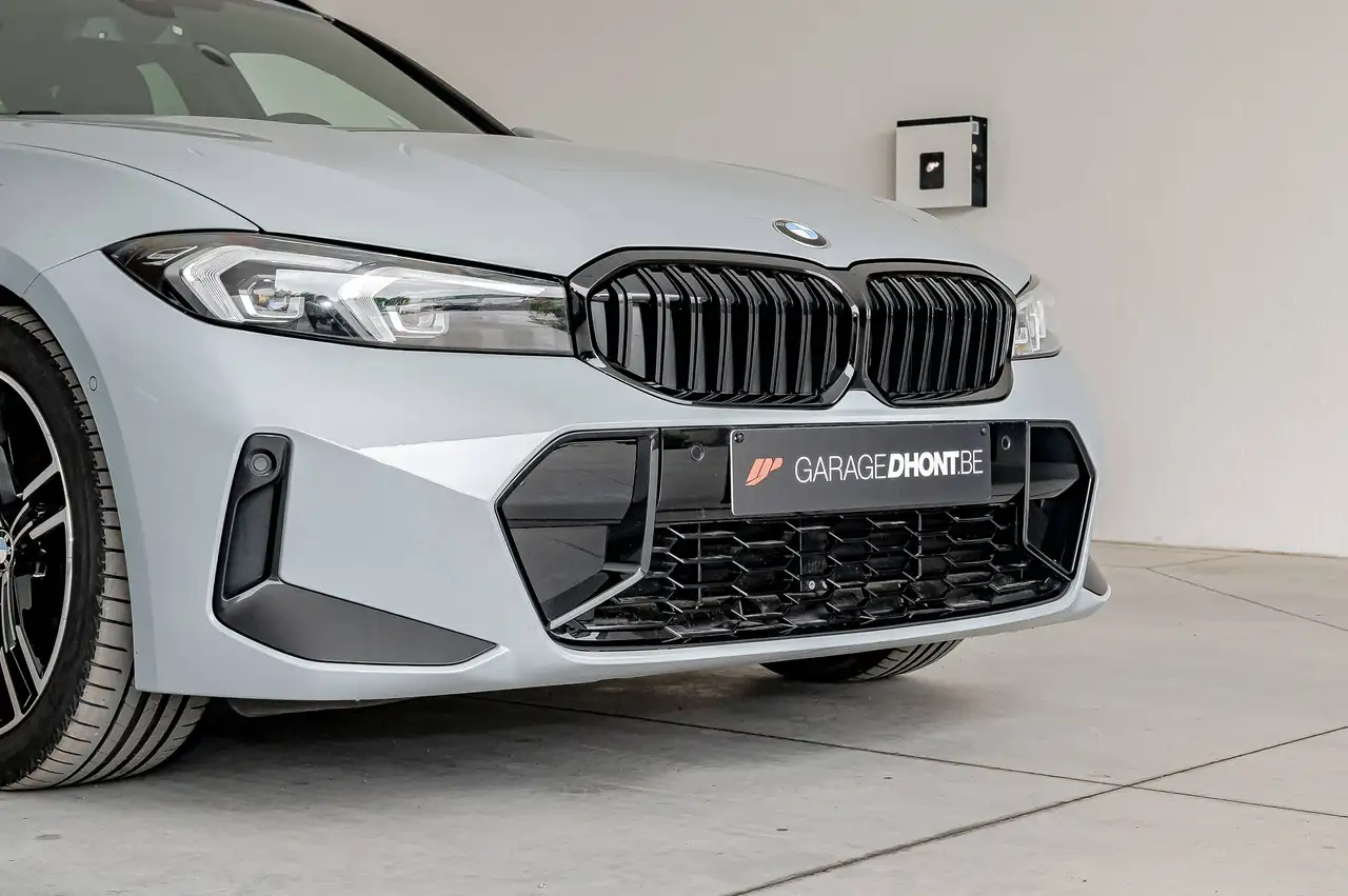 BMW 318 i 8