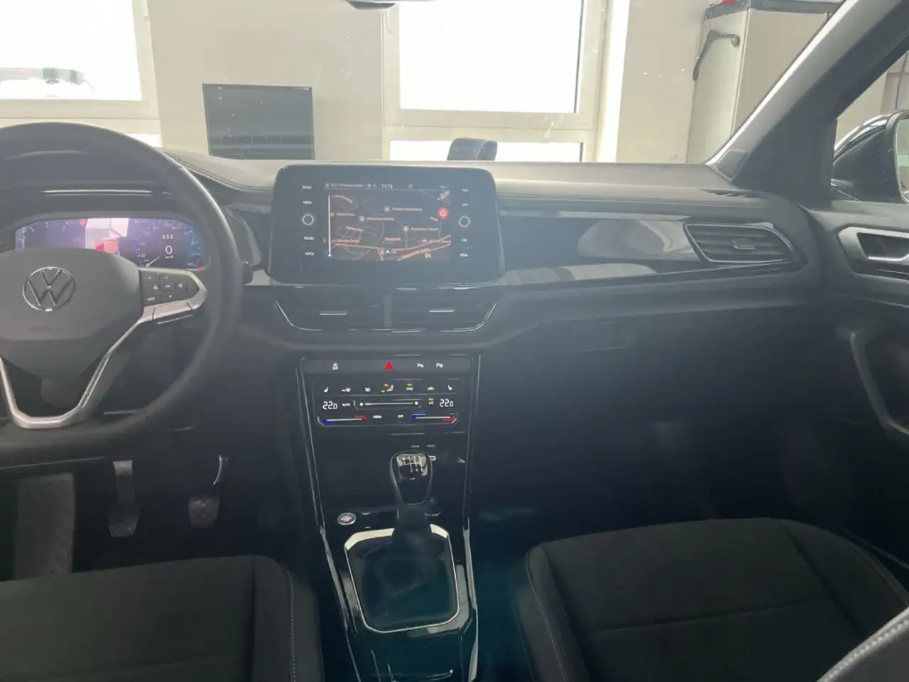 Volkswagen T-Roc 11