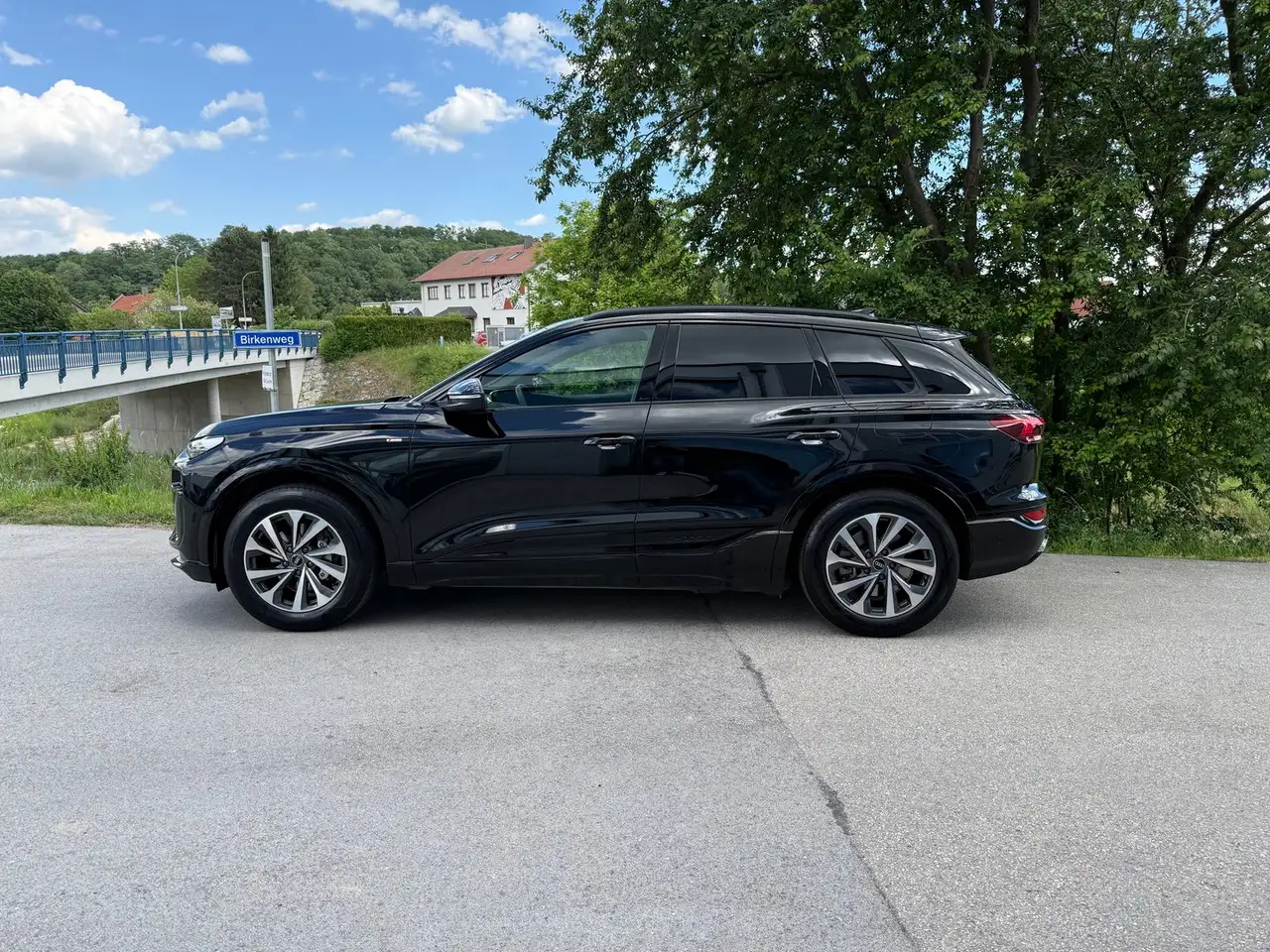 Audi Q6 3
