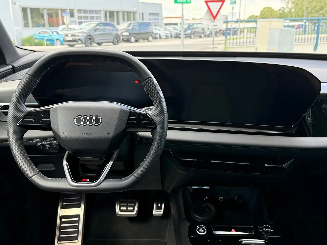 Audi Q6 6