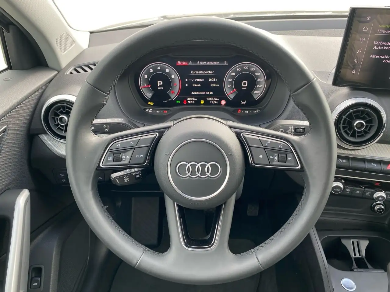 Audi Q2 12