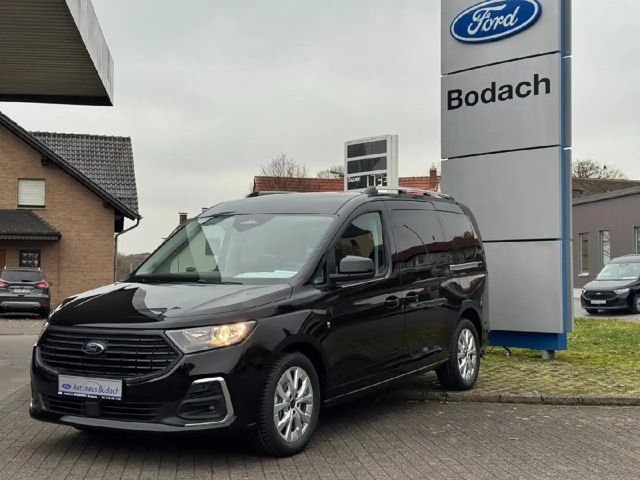 Ford Grand 2