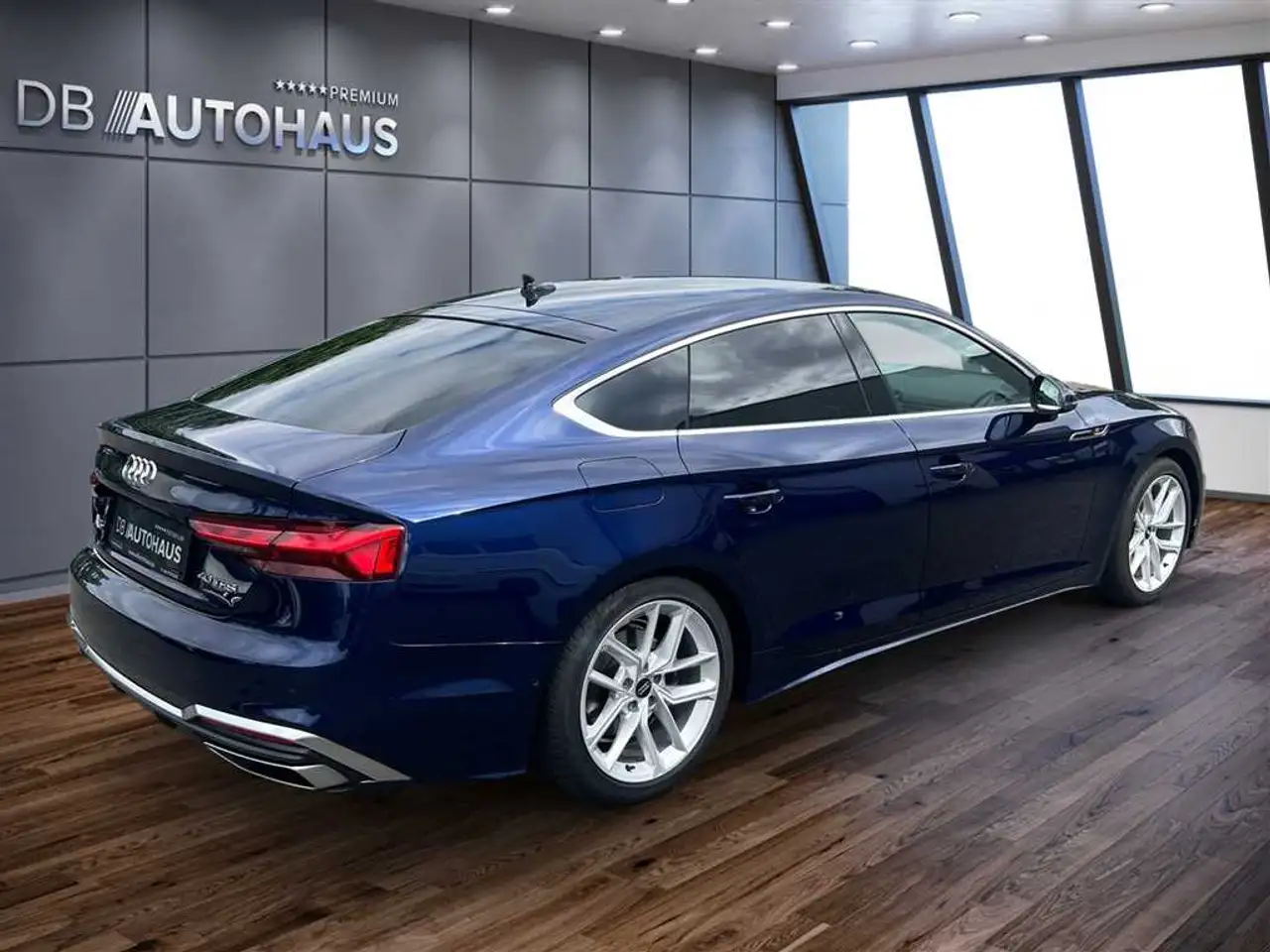 Audi A5 4