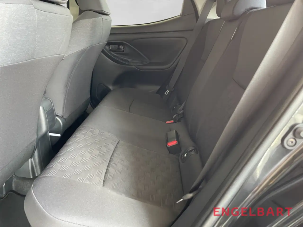 Toyota Yaris 12