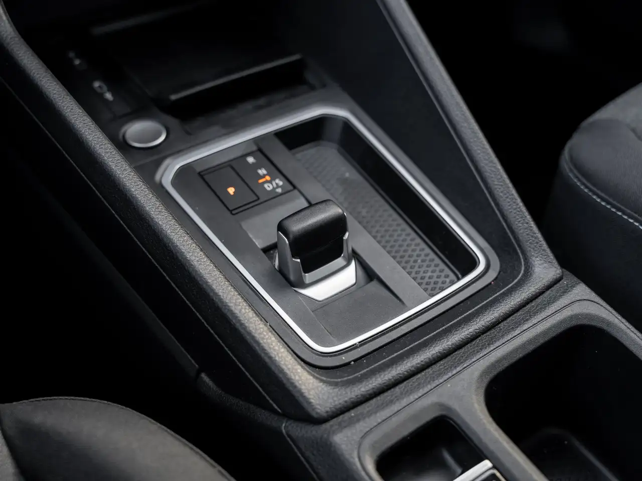 Ford Grand 16