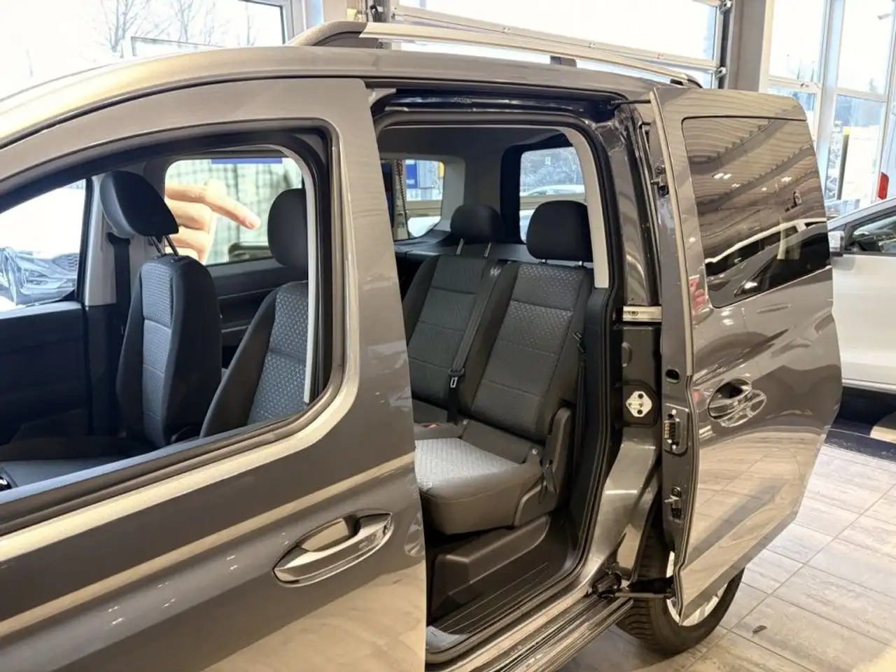 Ford Tourneo 8