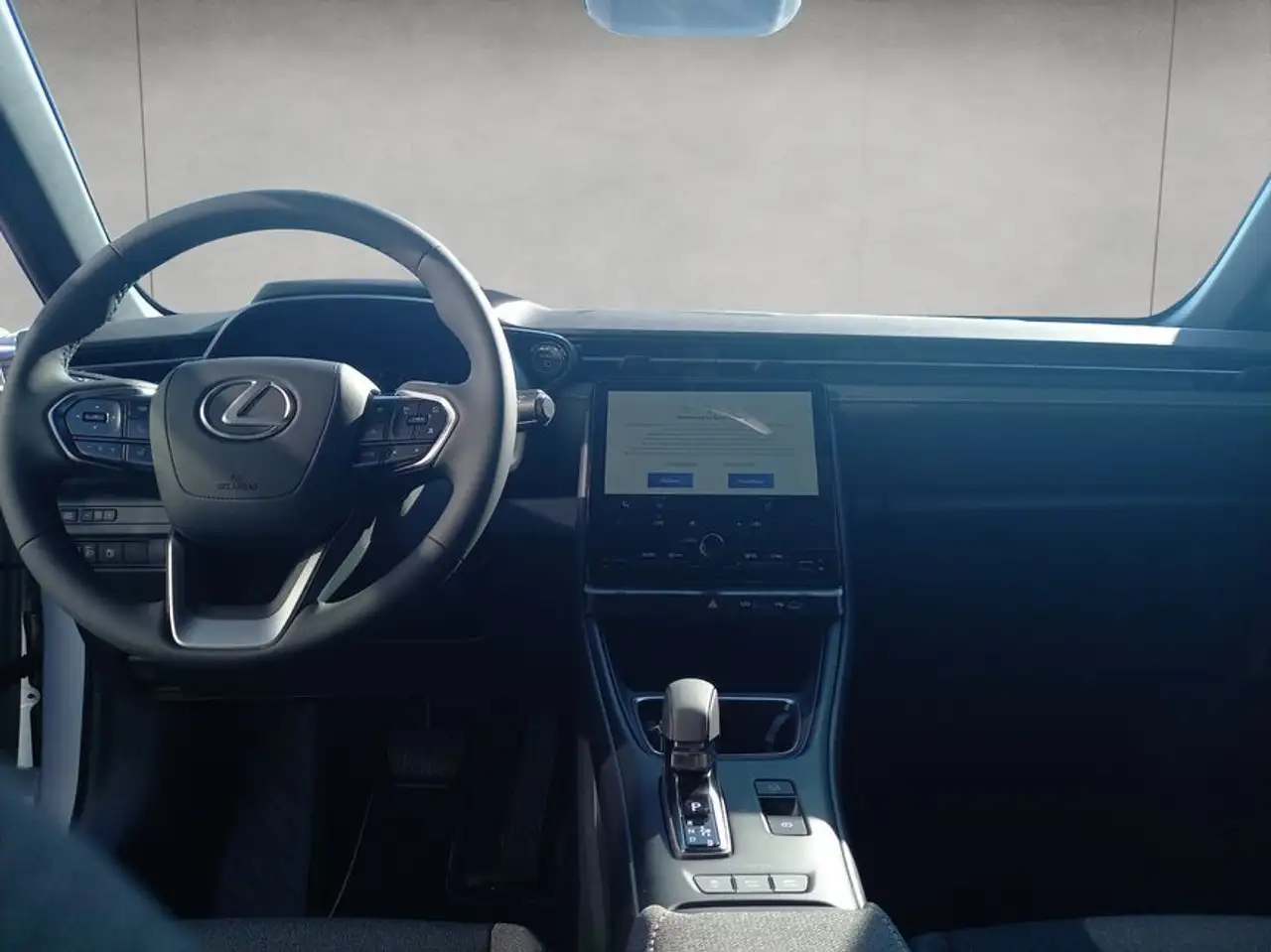 Lexus LBX 13