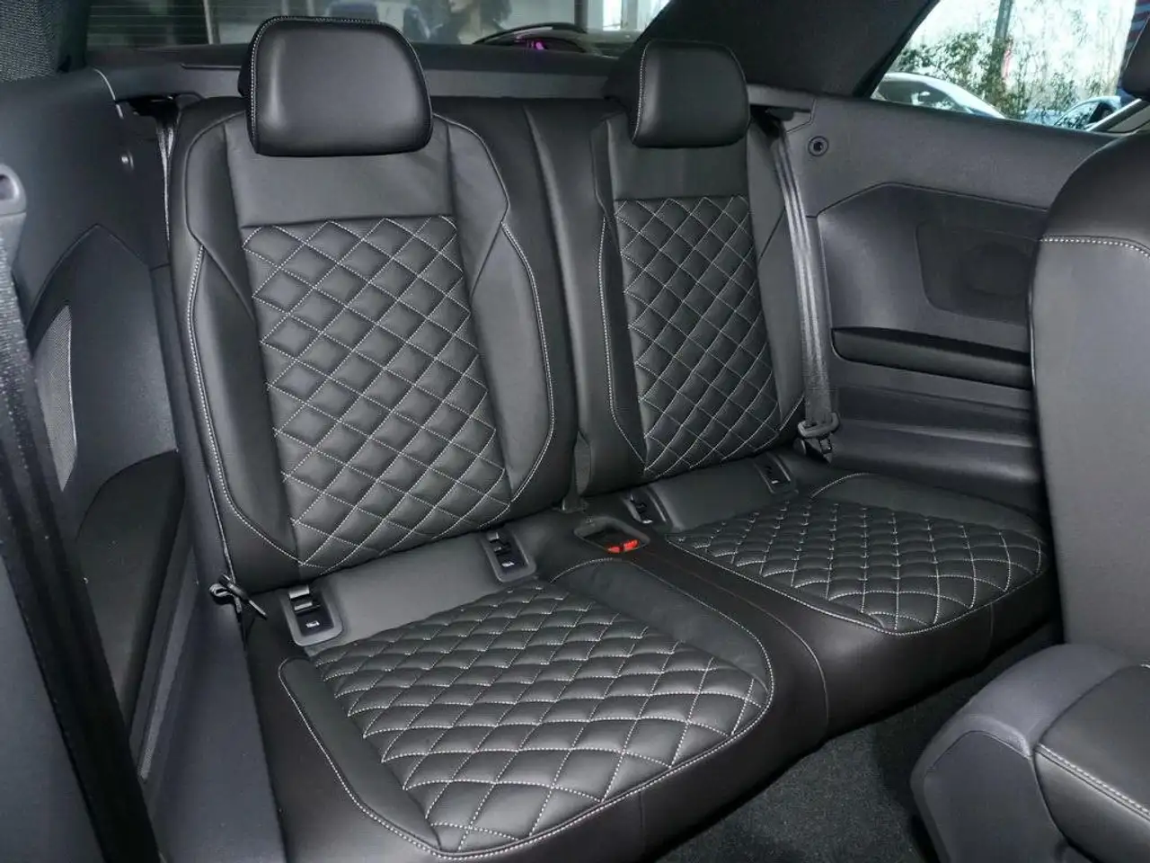 Volkswagen T-Roc 6