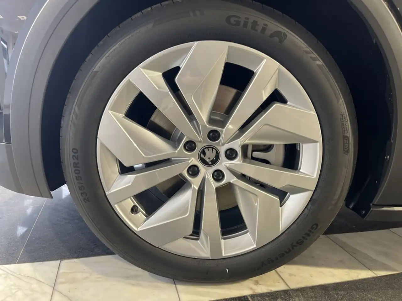 Skoda Elroq 85 8