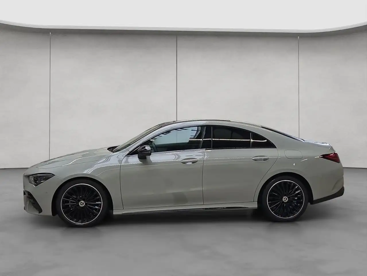 Mercedes-Benz CLA 180 2