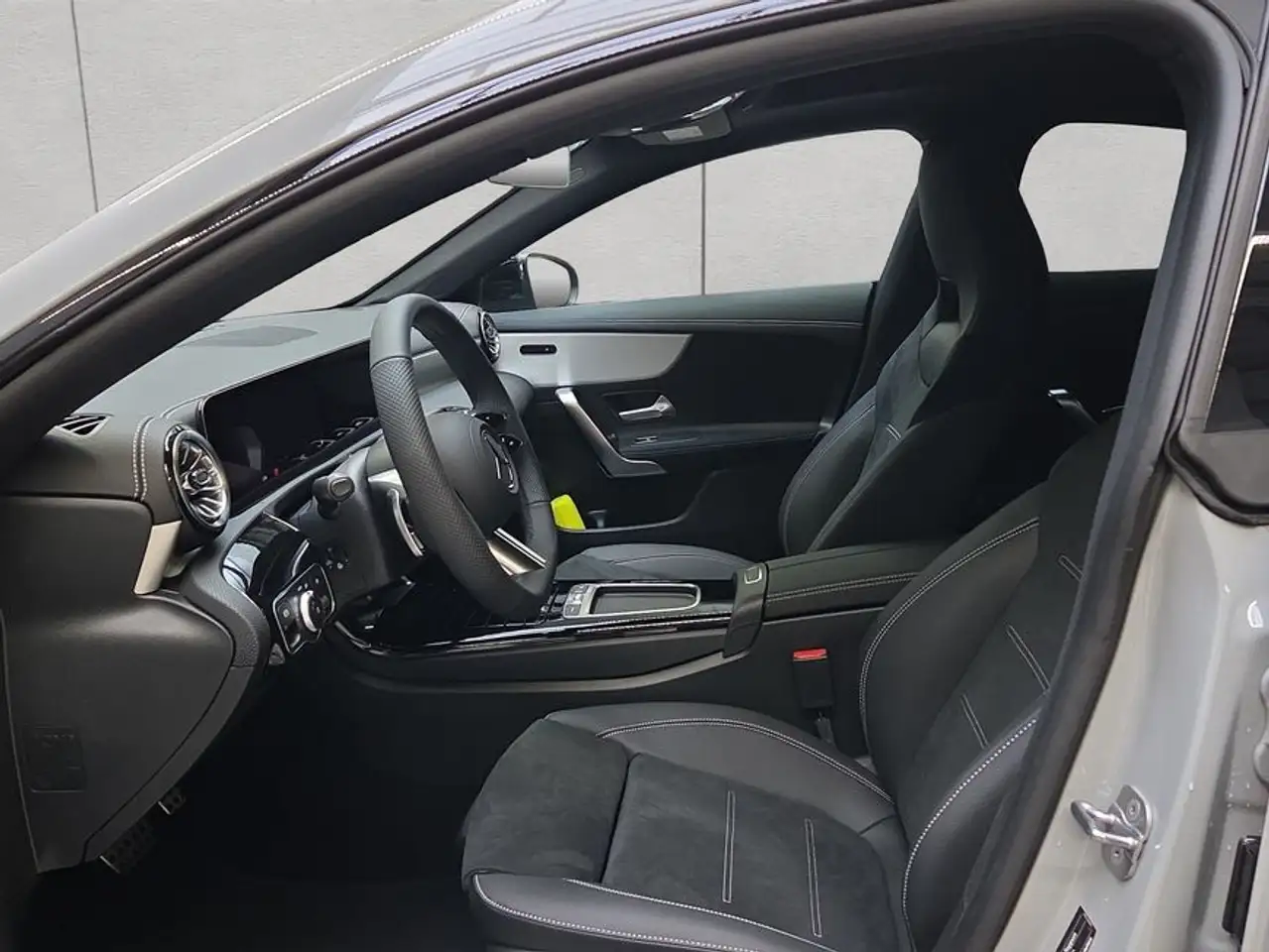 Mercedes-Benz CLA 180 10