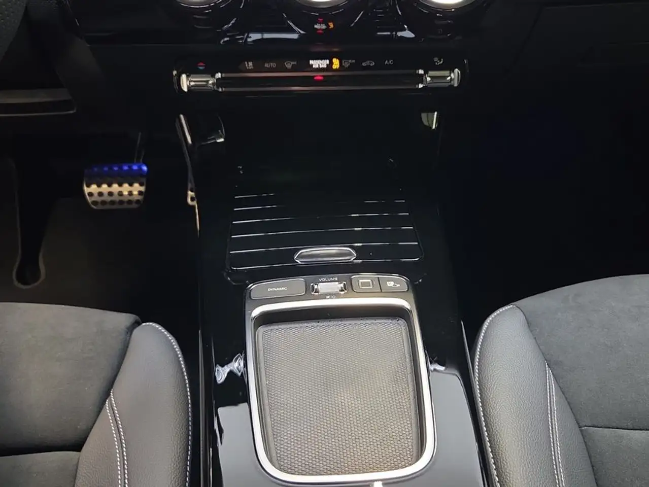 Mercedes-Benz CLA 180 14