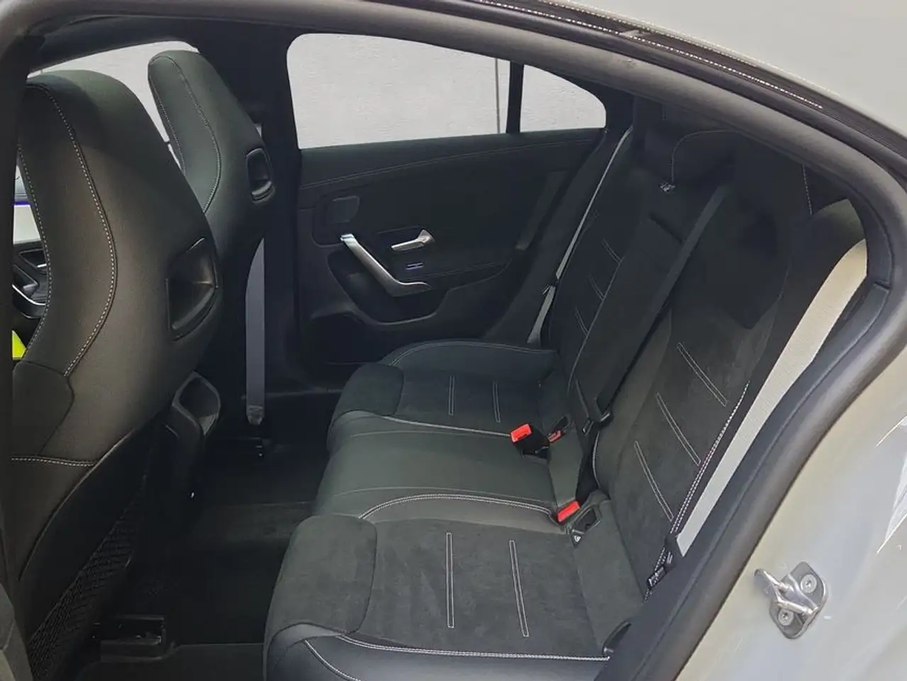 Mercedes-Benz CLA 180 18