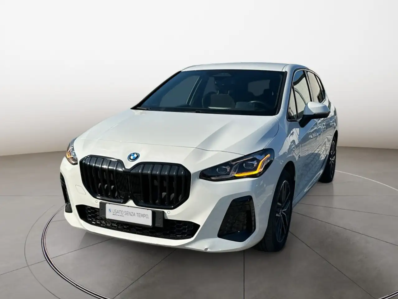 BMW 225