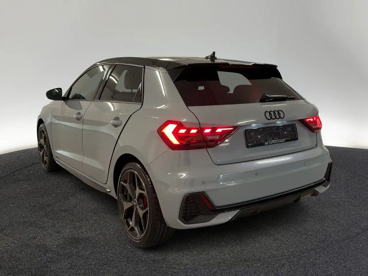 Audi A1 4