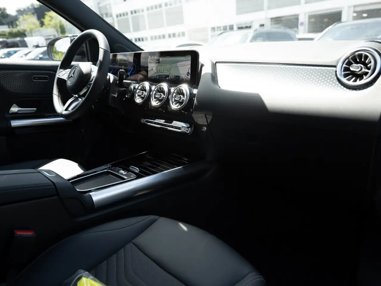 Mercedes-Benz EQA 250 3